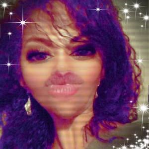 Meet your Posher, Carlyn